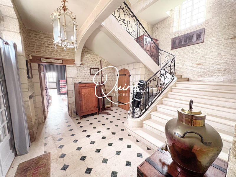 Maison - 287 m² - 10 pièces