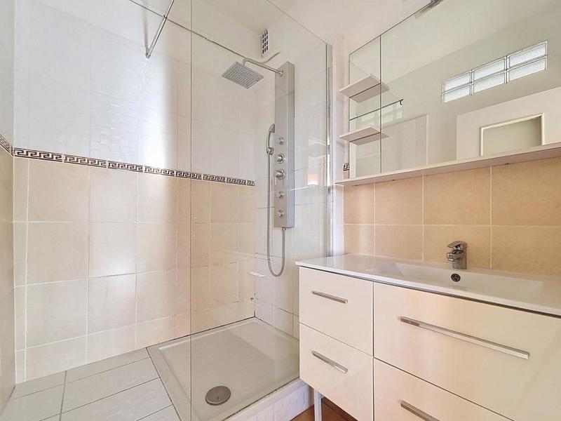 Studio - 30 m² - 1 pièce