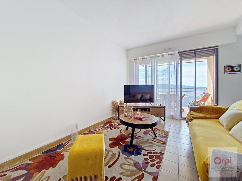 Studio - 27 m² - 1 pièce