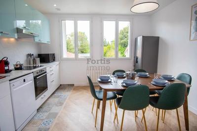 Maison - 134 m² - 8 pièces