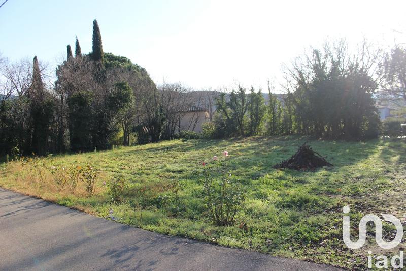 Terrain - 744 m²