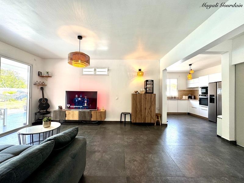 Maison - 92 m² - 4 pièces