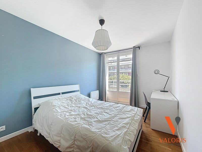 Appartement - 99 m² - 5 pièces