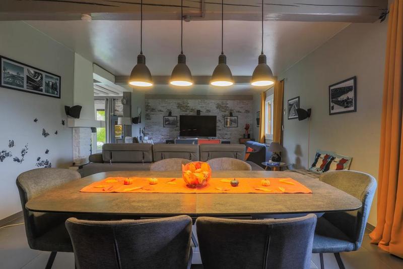 Maison - 238 m² - 7 pièces