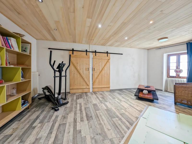 Maison - 255 m² - 8 pièces