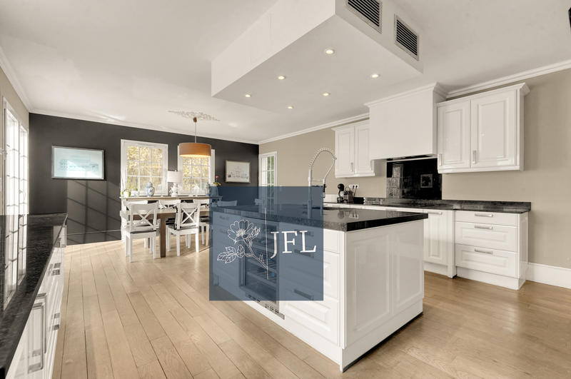 Maison d'architecte - 285 m² - 9 pièces