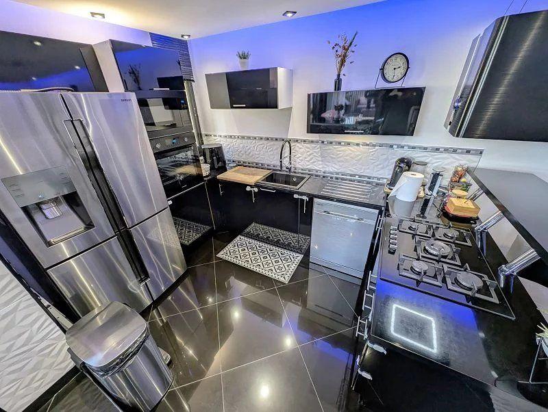 Appartement - 80 m² - 3 pièces