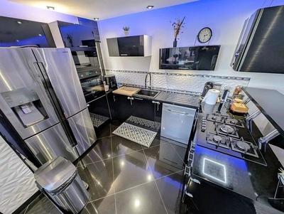 Appartement - 80 m² - 3 pièces