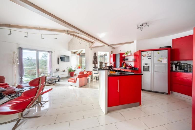 Maison - 360 m² - 8 pièces