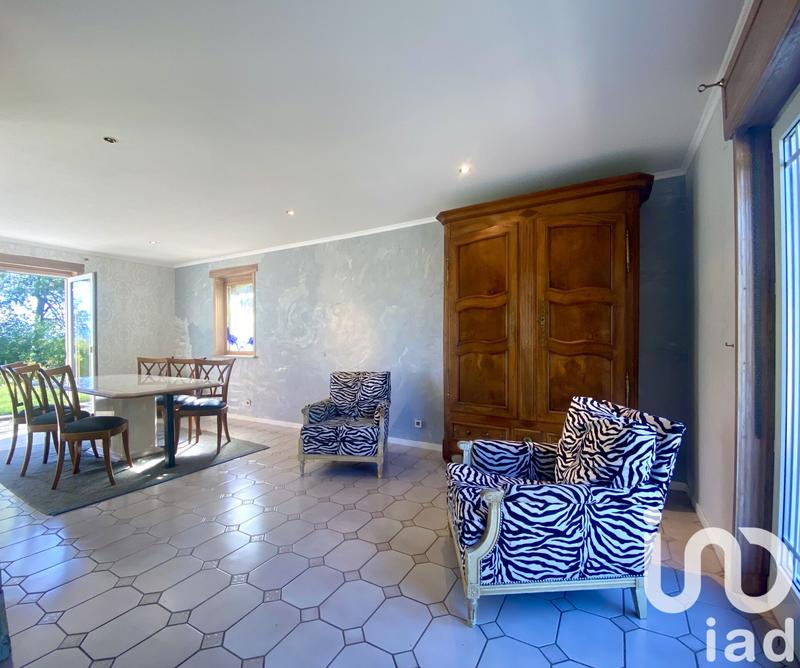 Maison - 217 m² - 8 pièces