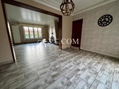 Maison - 269 m² - 12 pièces