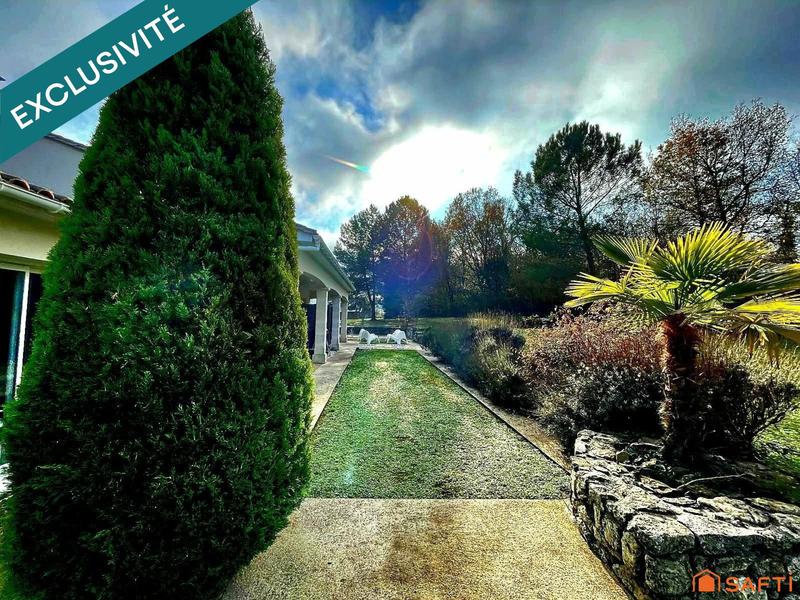 Maison - 209 m² - 9 pièces