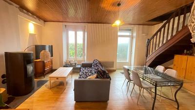 Maison - 104 m² - 6 pièces