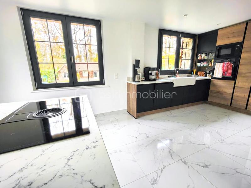 Maison - 224 m² - 14 pièces