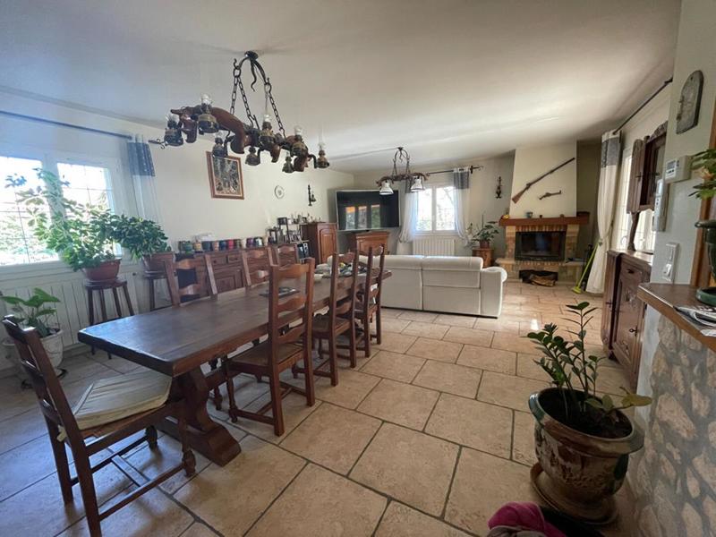 Maison - 213 m² - 7 pièces