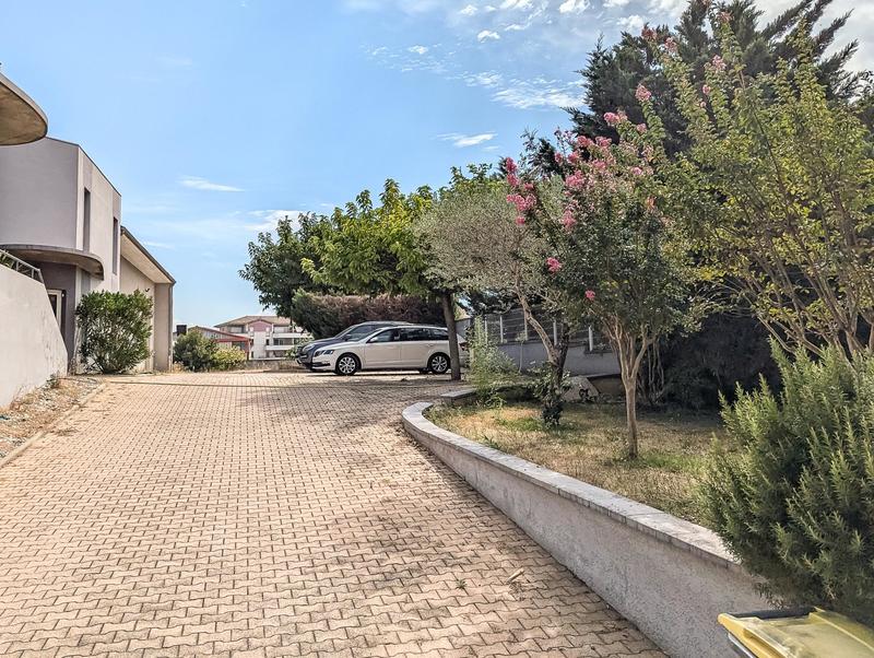 Maison - 193 m² - 6 pièces