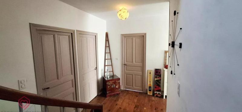 Maison - 252 m² - 11 pièces