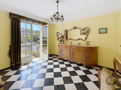 Maison - 145 m² - 6 pièces