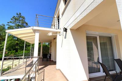 Maison - 240 m² - 7 pièces