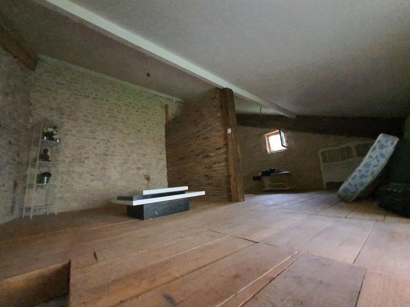 Maison - 727 m² - 7 pièces