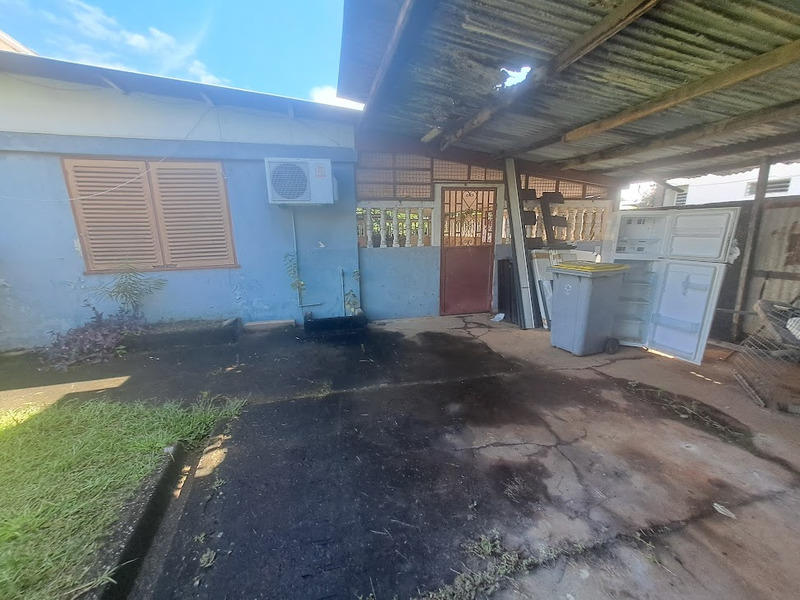 Maison - 338 m² - 8 pièces