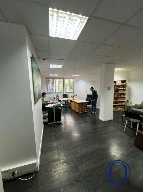 Local commercial - 328 m²