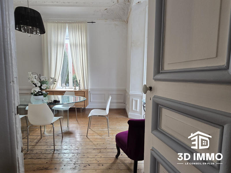 Maison - 277 m² - 9 pièces