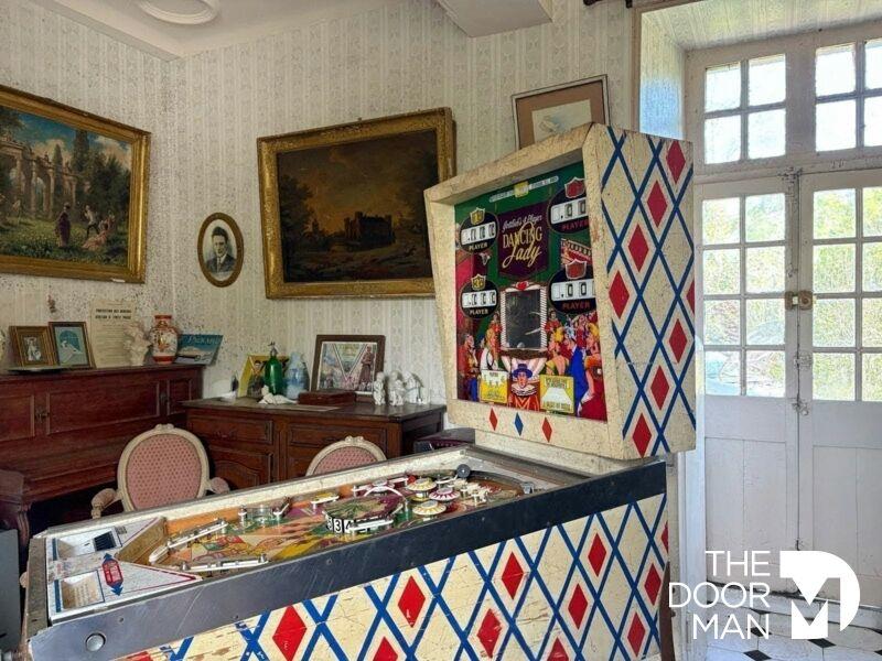 Propriété - 468 m² - 12 pièces