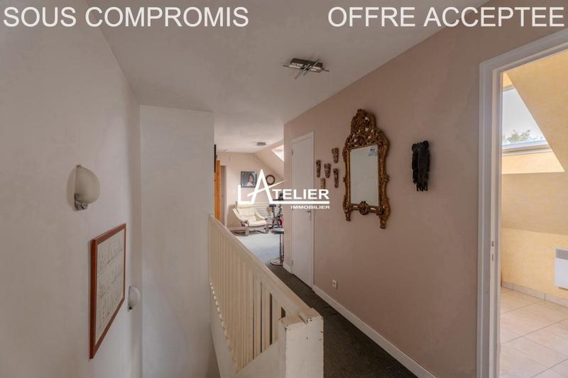 Maison - 230 m² - 8 pièces