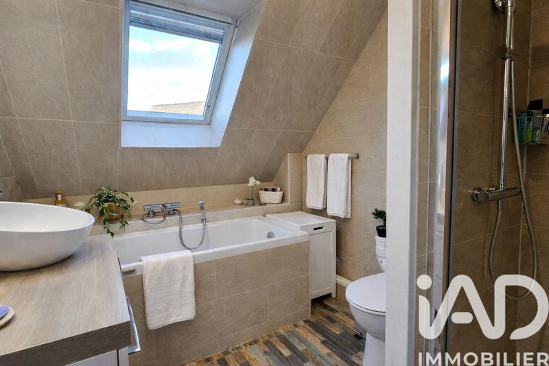 Maison - 96 m² - 6 pièces