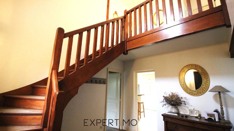 Maison - 210 m² - 7 pièces