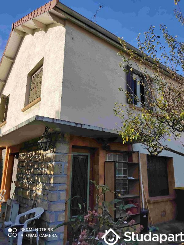 Chambre - 10 m² - 1 pièce