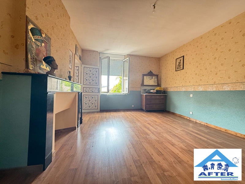 Maison - 250 m² - 7 pièces