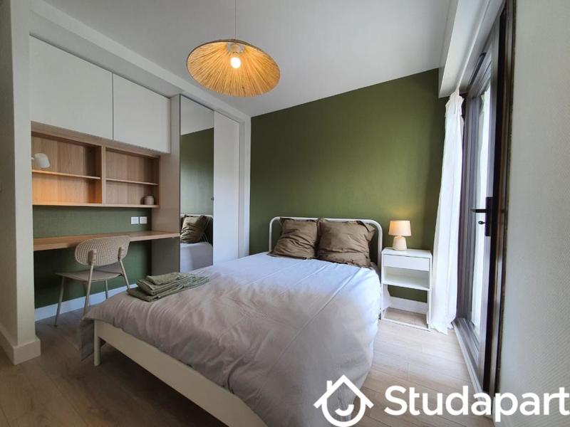 Chambre - 11 m² - 1 pièce