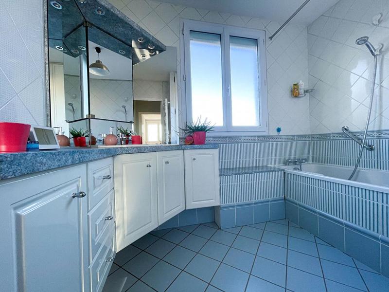 Appartement - 136 m² - 6 pièces