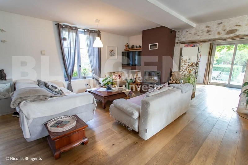 Maison - 186 m² - 7 pièces