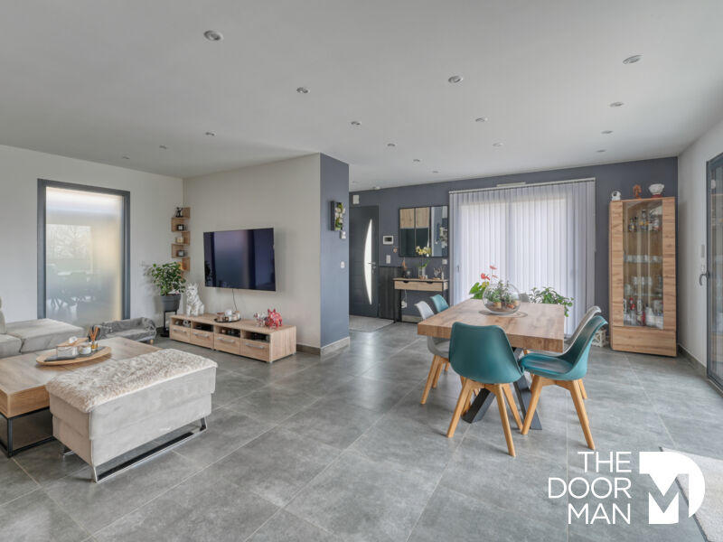 Maison - 121 m² - 5 pièces