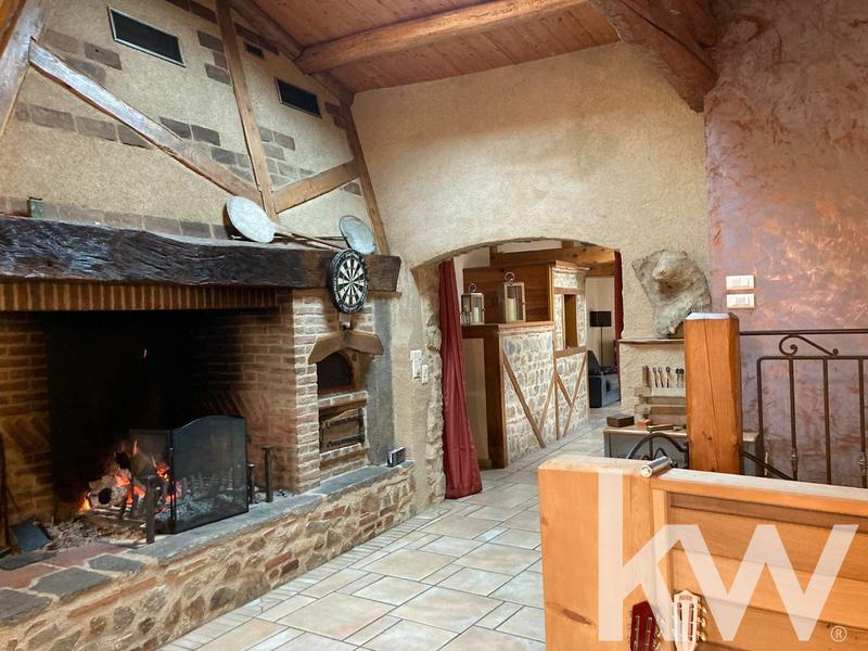 Maison en pierre - 247 m² - 7 pièces