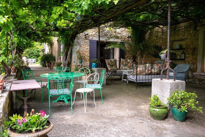 Maison - 345 m² - 8 pièces