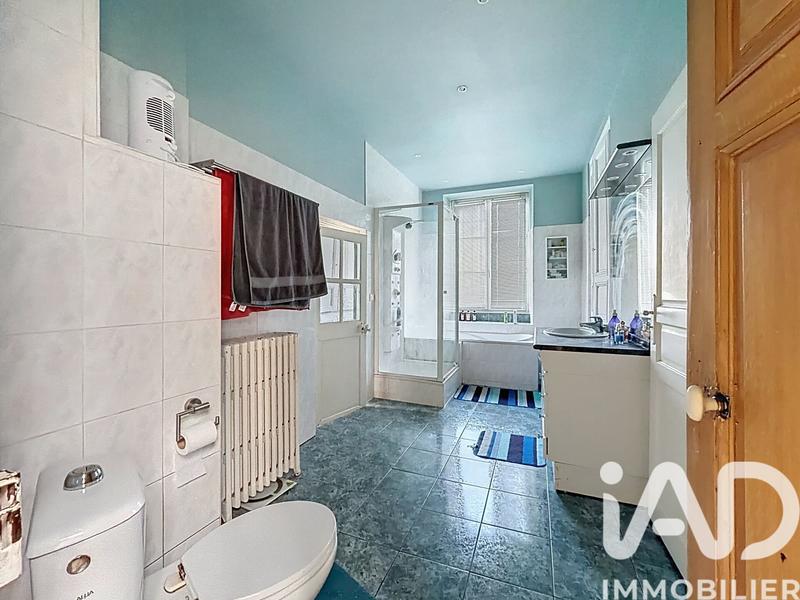 Maison - 340 m² - 9 pièces