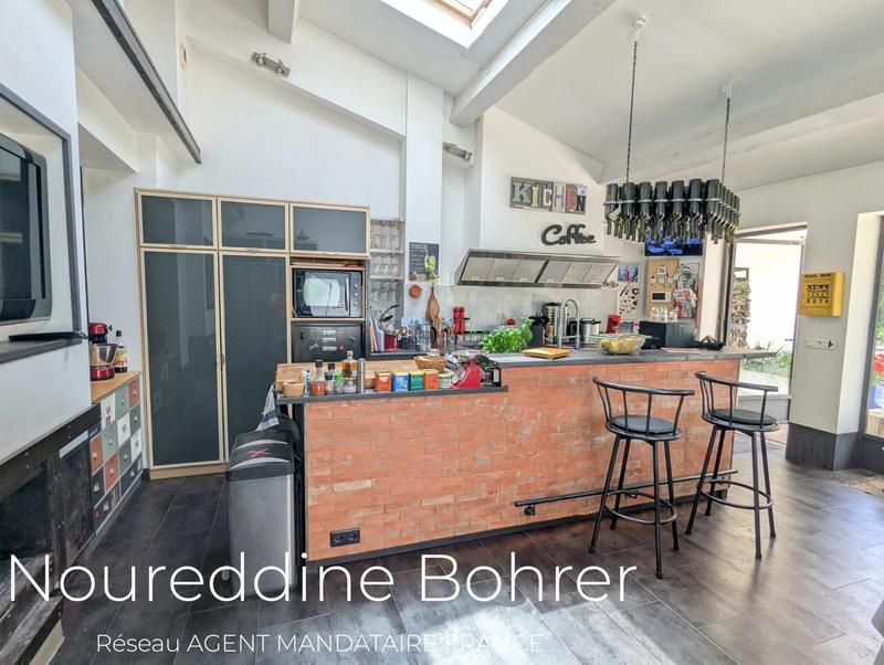 Maison - 262 m² - 7 pièces