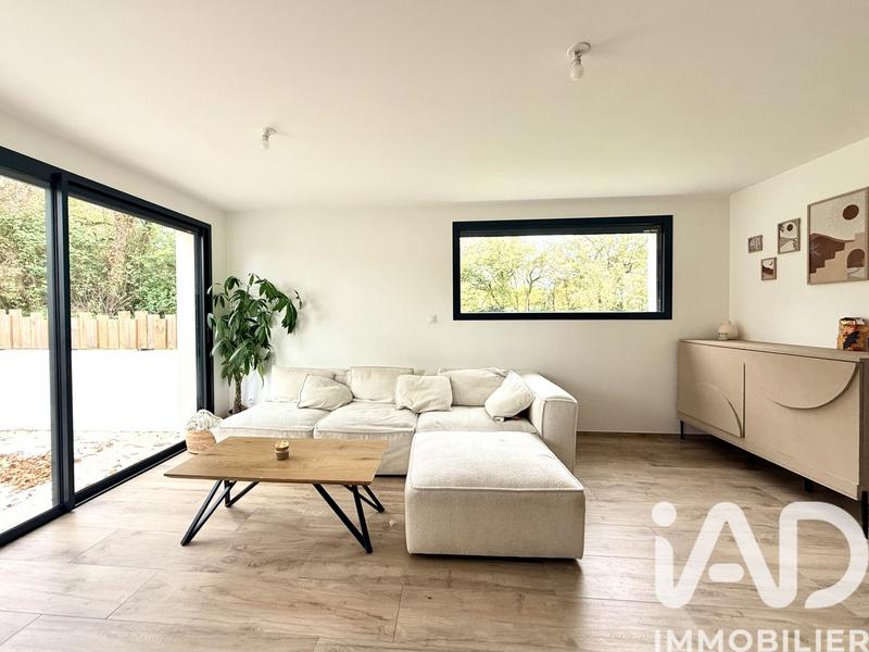 Maison - 96 m² - 5 pièces