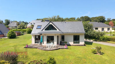 Maison - 139 m² - 8 pièces