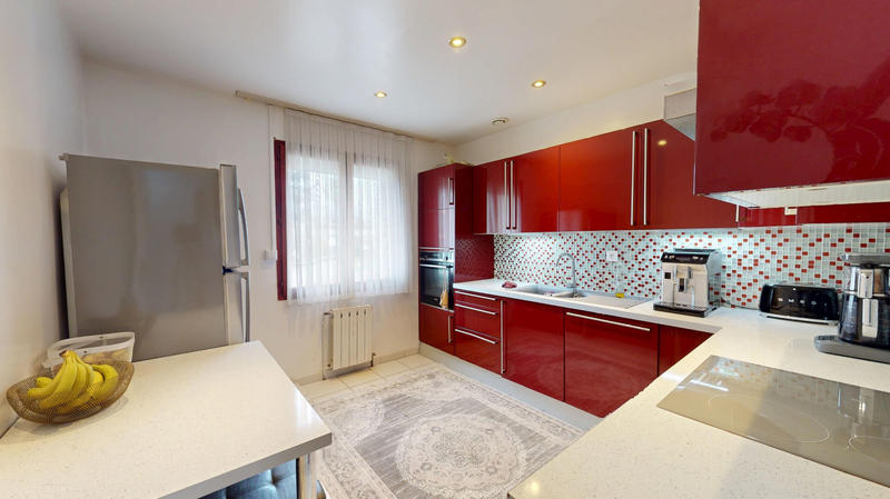 Maison - 110 m² - 4 pièces