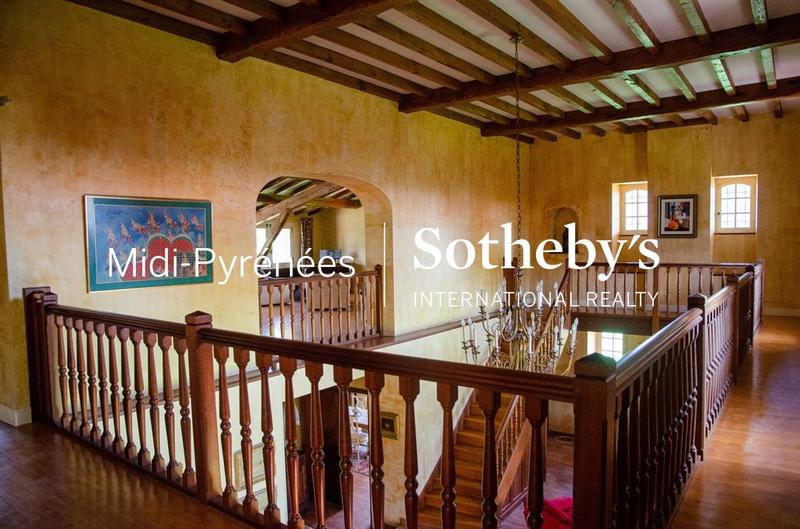 Maison - 550 m² - 20 pièces