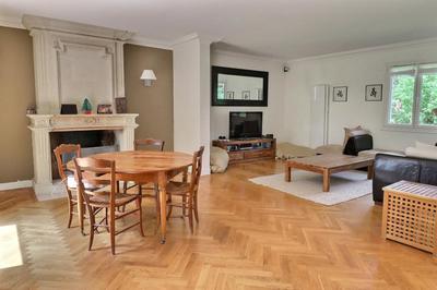 Maison - 230 m² - 7 pièces