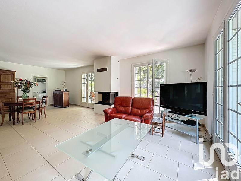 Maison - 270 m² - 9 pièces