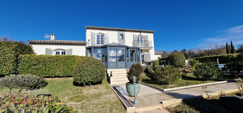 Maison - 201 m² - 5 pièces