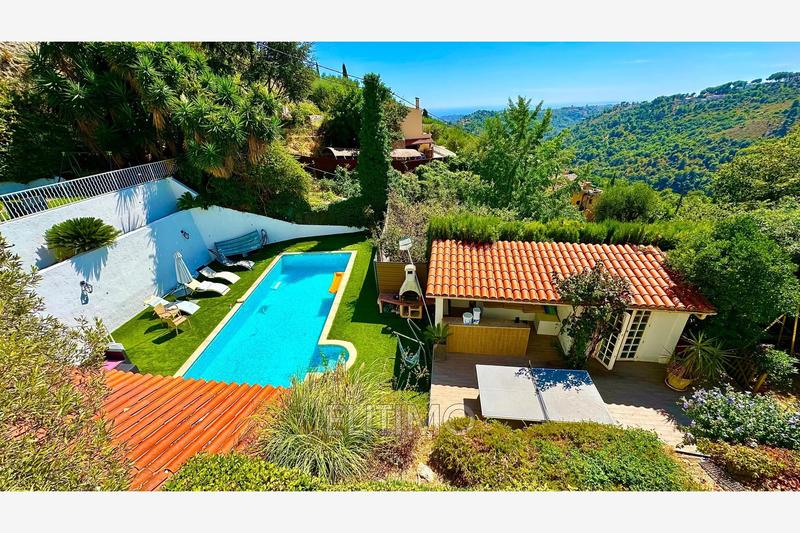 Maison - 223 m² - 6 pièces