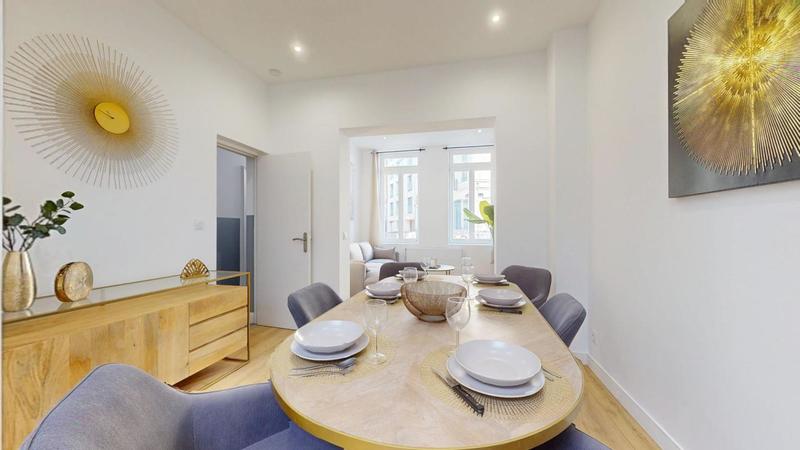 Maison - 142 m² - 10 pièces